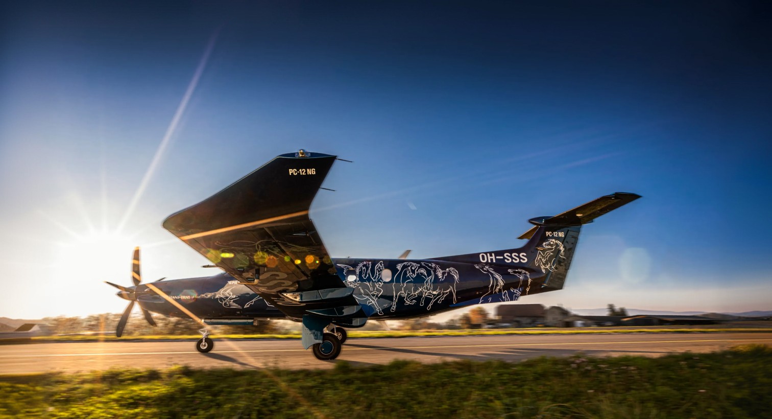Pilatus PC-12 sur le point de décoller à l’aéroport de Lausanne