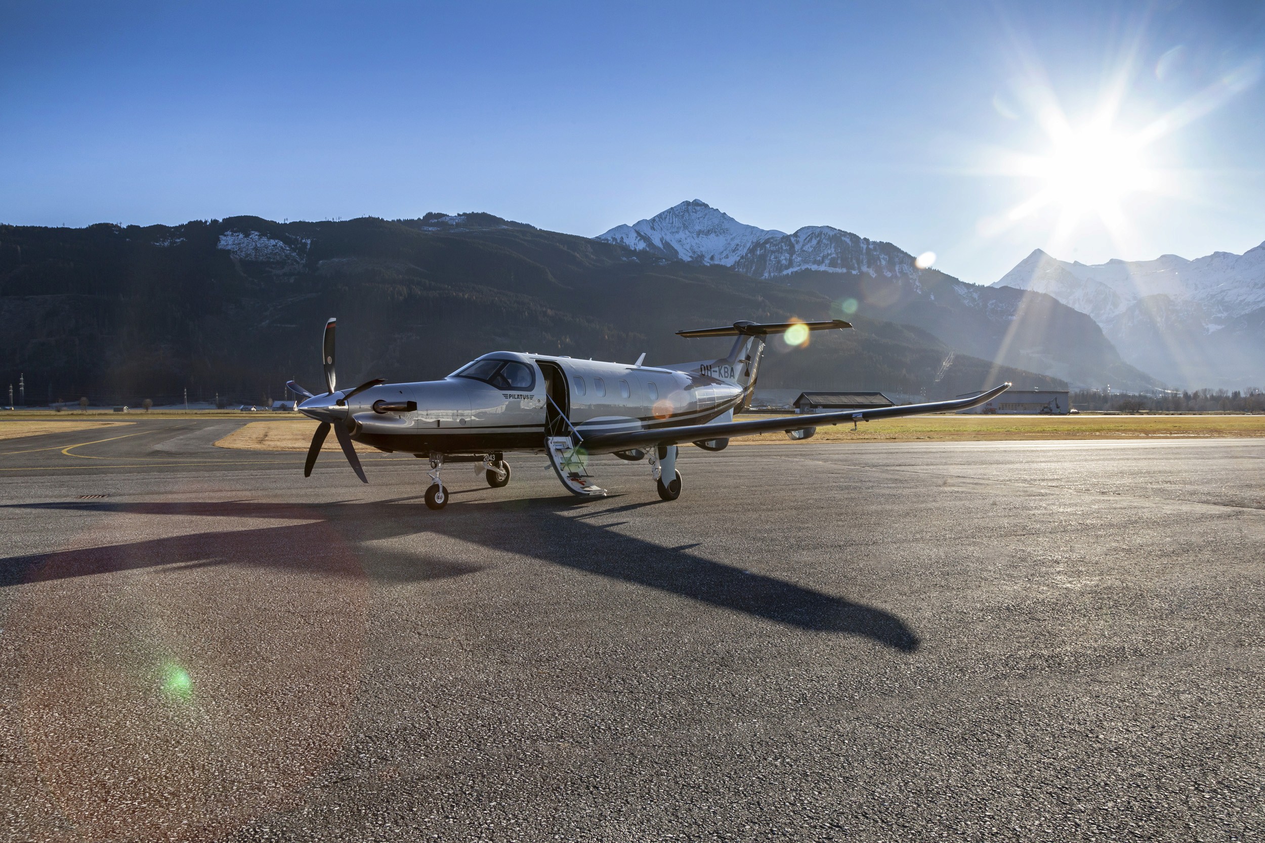 Extérieur du Pilatus PC-12 à l'aéroport de Kitzbühel